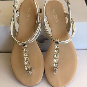 Chic Silver colored sandals